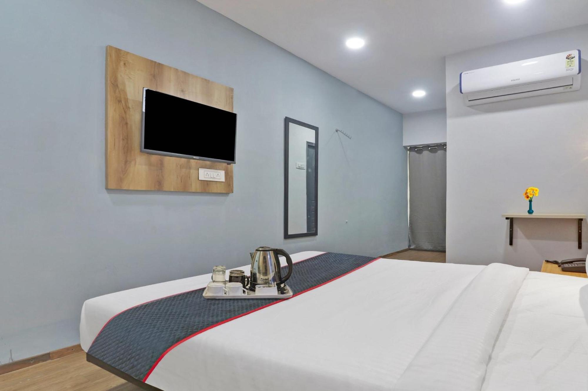 Townhouse S Continental Hotel Hyderabad Exterior photo